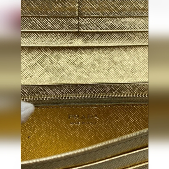 ⭐️Golden Prada - Picture 5 of 15